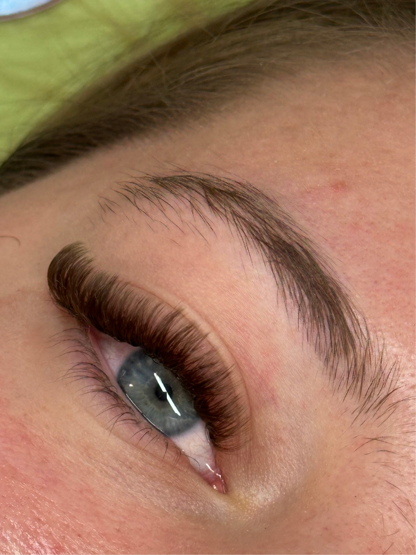 cils volume et méga volume Brun noisettes