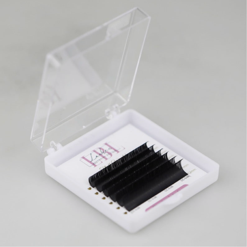 Mini boîtier de cils noir